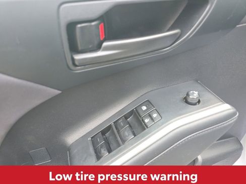 Used 2024 Toyota Highlander LE image 22