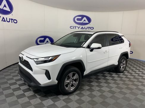 Used 2024 Toyota RAV4 XLE w/ Convenience Package FWD image 7