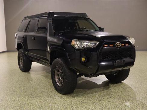 Used 2016 Toyota 4Runner SR5 image 1