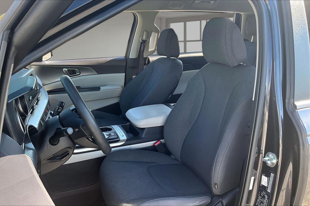 Used 2024 Kia Carnival LX FWD image 20