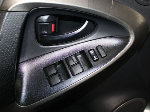 Used 2011 Toyota RAV4 2WD w/ Base L4 Extra Value Pkg image 10