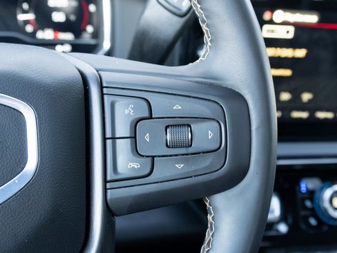 Used 2025 GMC Sierra 2500 AT4 w/ AT4 Premium Plus Package image 7