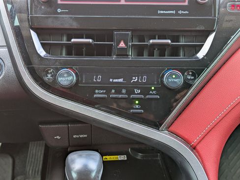 Used 2022 Toyota Camry XSE image 18