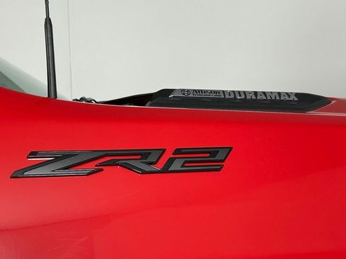 Used 2024 Chevrolet Silverado 2500 ZR2 w/ Technology Package image 9