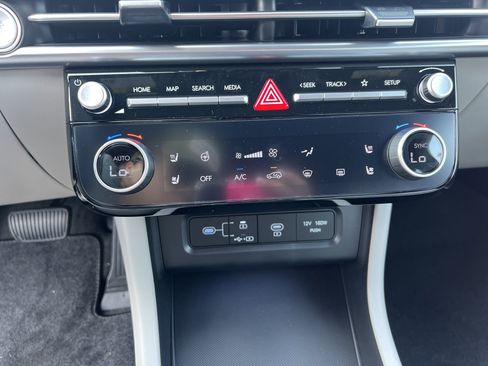 New 2025 Hyundai Tucson Limited image 16