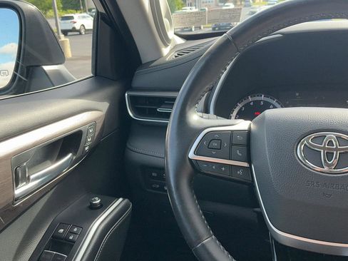 Used 2022 Toyota Highlander Limited AWD/4WD image 15