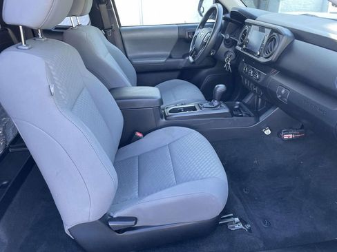 Used 2022 Toyota Tacoma SR image 42