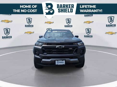 Used 2024 Chevrolet Colorado Trail Boss w/ LPO, Dark Essentials Package AWD/4WD image 3