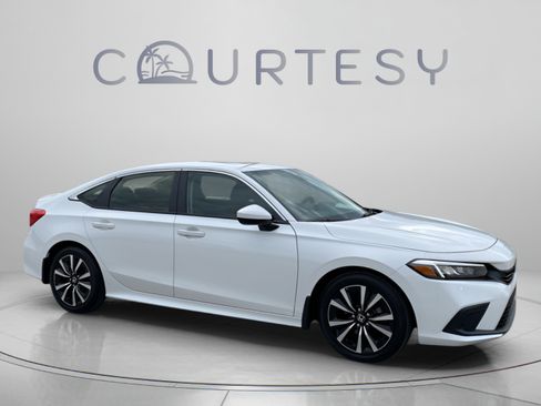 Used 2022 Honda Civic EX image 1