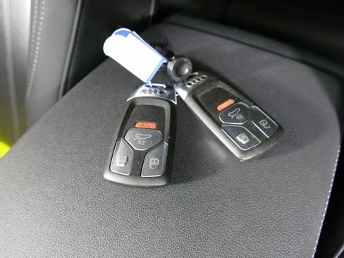 Used 2022 Audi Q5 2.0T Premium w/ Convenience Package image 12