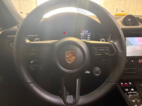 Certified 2026 Porsche Macan AWD/4WD image 39