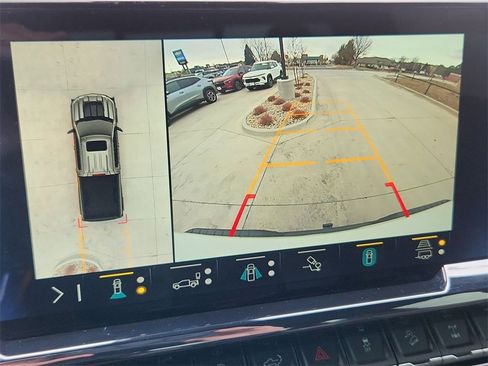 Used 2023 Chevrolet Silverado 1500 ZR2 w/ Technology Package image 15