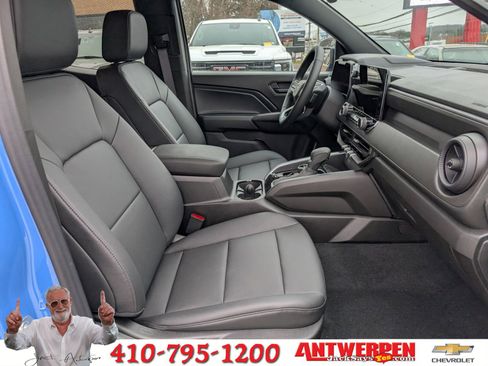 New 2025 Chevrolet Colorado Trail Boss w/ Midnight Edition image 9