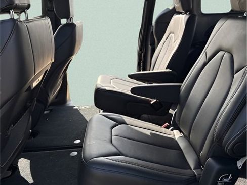 New 2026 Chrysler Pacifica Select w/ S Appearance Package image 21