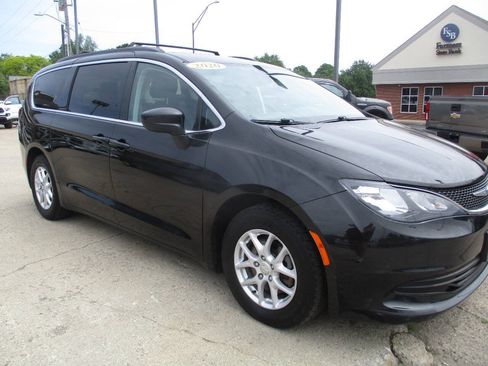 Used 2020 Chrysler Voyager Lxi FWD image 8