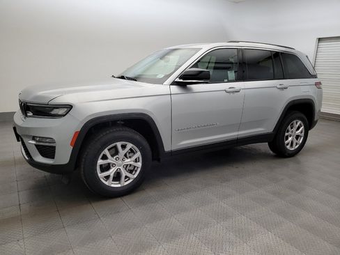 Used 2022 Jeep Grand Cherokee Limited RWD image 2