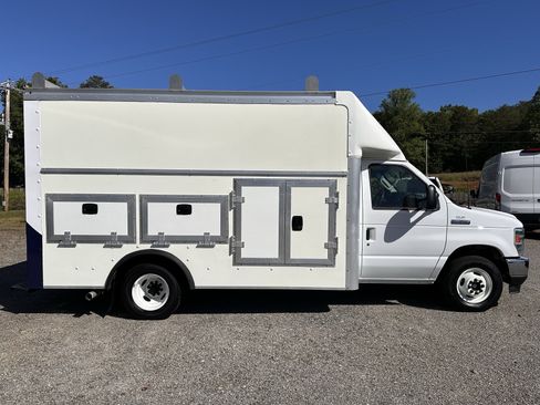 Certified 2023 Ford E-350 and Econoline 350 Super Duty w/ Power Windows & Locks Group RWD image 5