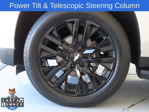 Used 2022 Chevrolet Suburban LT w/ Luxury Package image 29