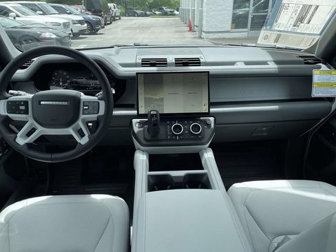 New 2026 Land Rover Defender 110 X-Dynamic SE AWD/4WD image 22