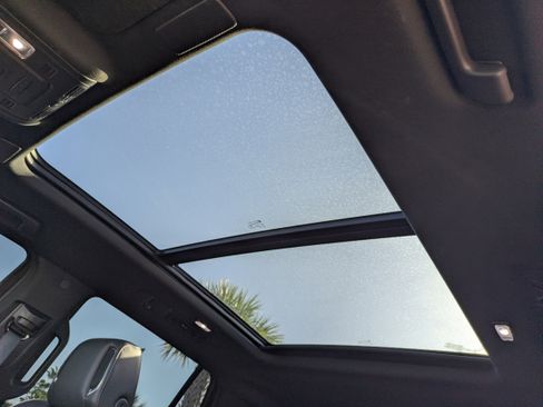 Certified 2022 Cadillac Escalade Sport image 23