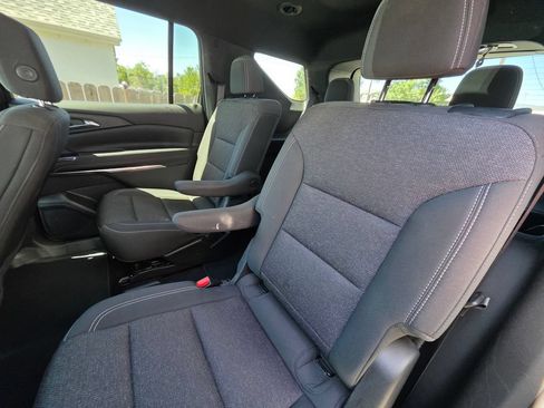 Used 2024 Chevrolet Traverse LT AWD/4WD image 9
