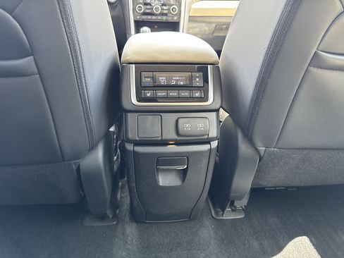 Used 2020 Subaru Ascent Limited w/ Technology Package AWD/4WD image 19