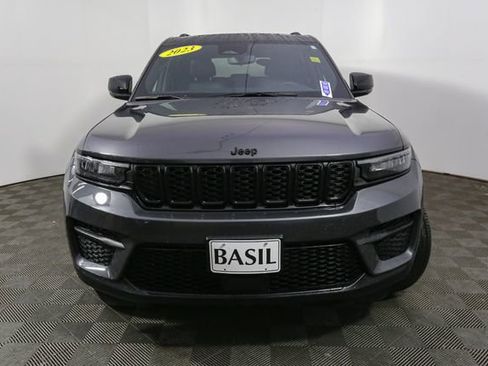 Used 2023 Jeep Grand Cherokee Altitude AWD/4WD image 4