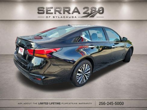 Used 2025 Nissan Altima 2.5 SV FWD image 5