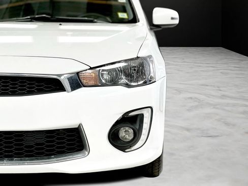 Used 2017 Mitsubishi Lancer ES FWD image 31