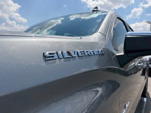 Used 2021 Chevrolet Silverado 1500 LT AWD/4WD image 13
