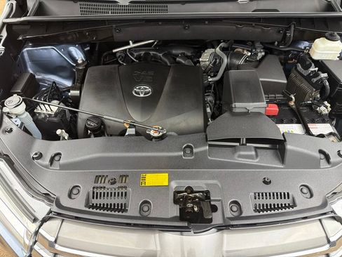 Used 2019 Toyota Highlander Limited AWD/4WD image 32