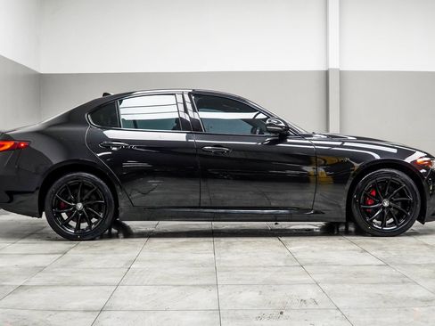Used 2022 Alfa Romeo Giulia Ti image 6