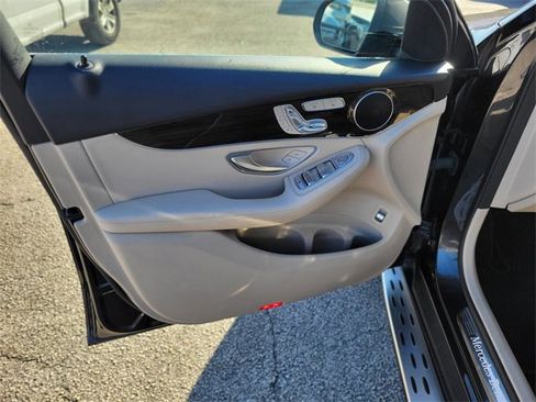 Used 2021 Mercedes-Benz GLC 300 image 15