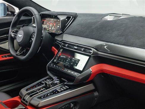 Used 2025 Aston Martin Vanquish RWD image 30