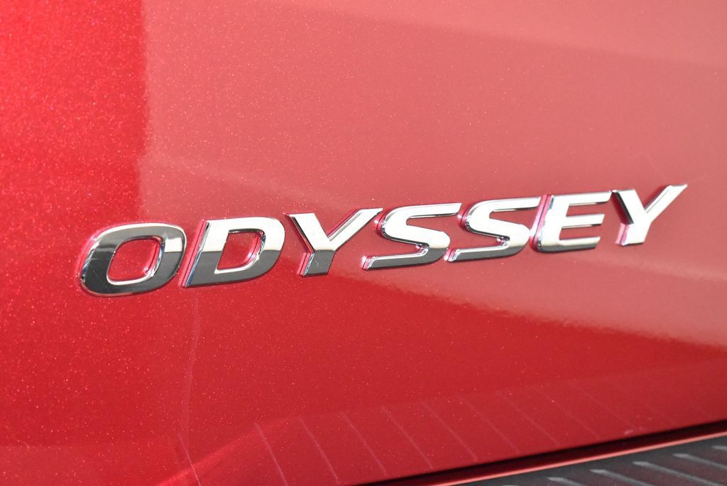 Used 2025 Honda Odyssey Touring image 9