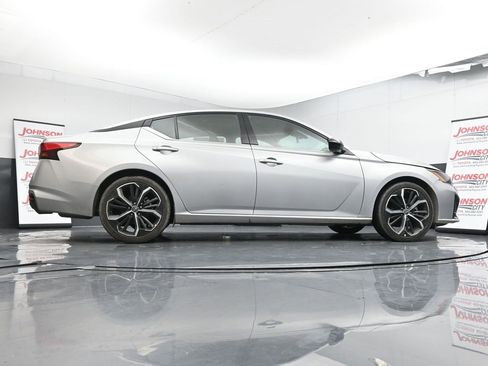 Used 2023 Nissan Altima 2.5 SR image 36
