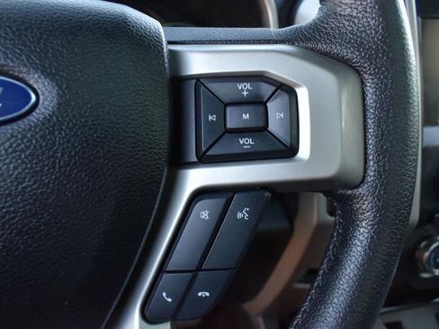 Used 2015 Ford F150 Lariat image 16