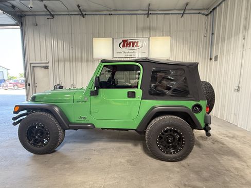 Used 2004 Jeep Wrangler 4WD w/ 30" Tire & Wheel Group image 11
