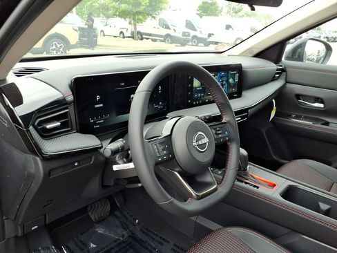 New 2026 Nissan Kicks SR w/ Cold Weather Package AWD/4WD image 14
