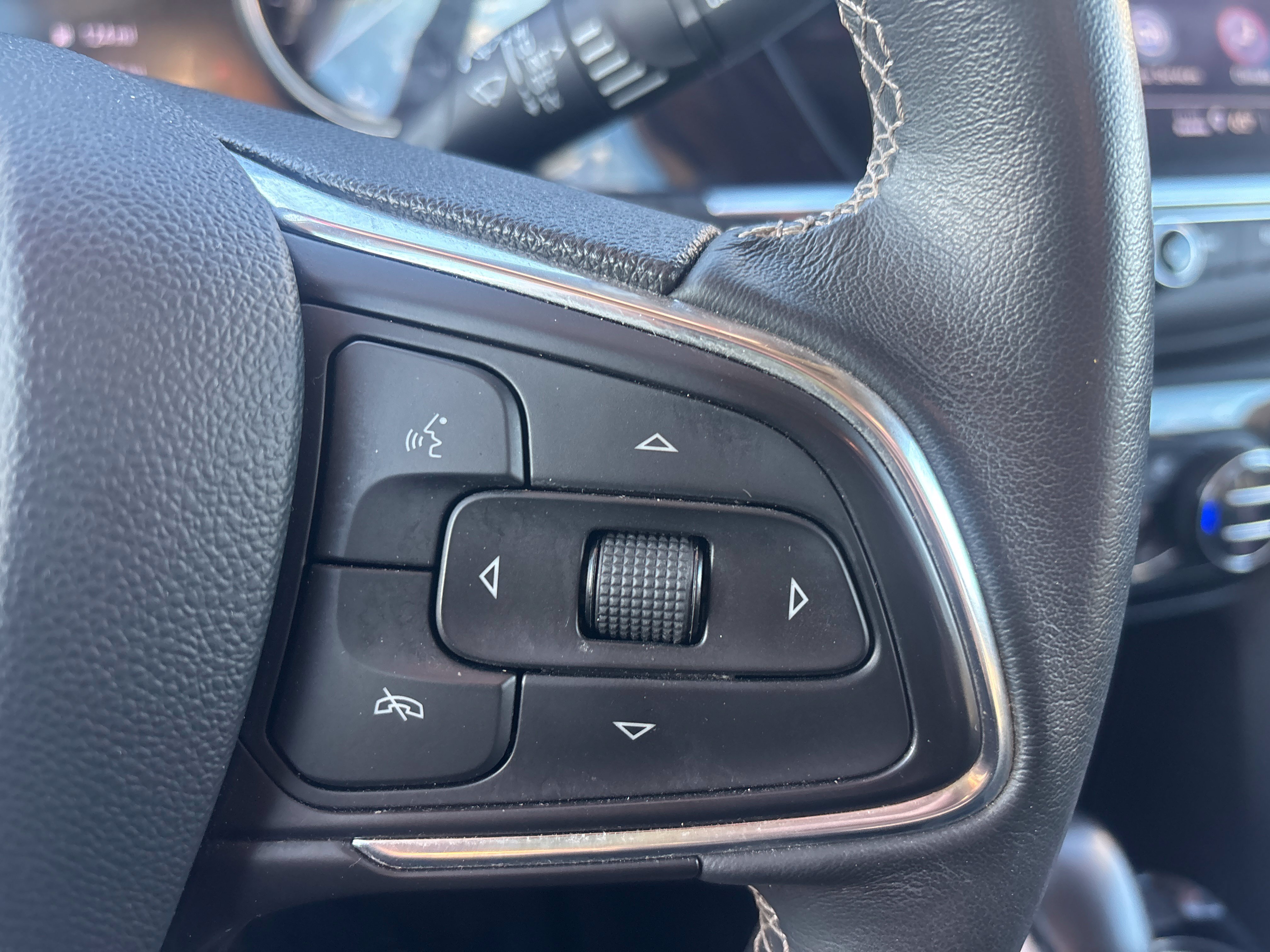Used 2023 Buick Encore GX Select w/ Sport Touring Package FWD image 16