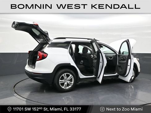 Used 2023 GMC Terrain SLE w/ Driver Convenience Package image 29