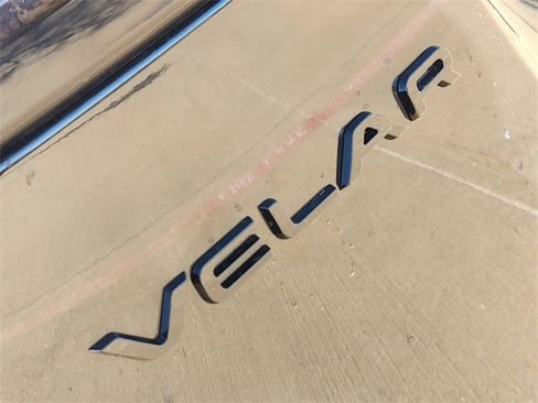 New 2025 Land Rover Range Rover Velar Dynamic SE image 12