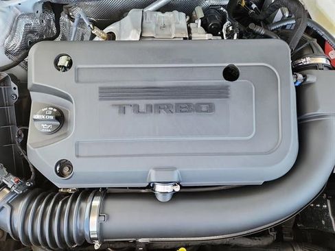 Used 2025 Buick Envision Preferred AWD/4WD image 25