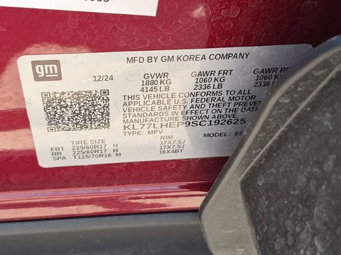 Used 2025 Chevrolet Trax LT FWD image 32
