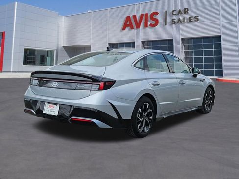 Used 2025 Hyundai Sonata SEL FWD image 6