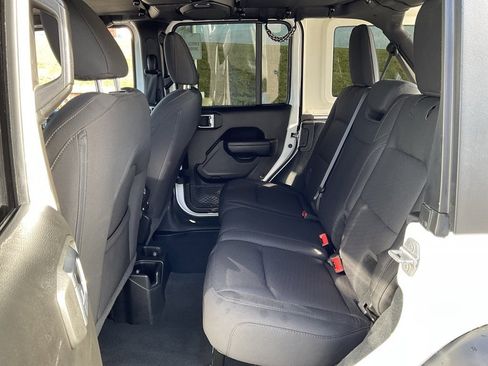 Used 2022 Jeep Wrangler Unlimited Sport image 22