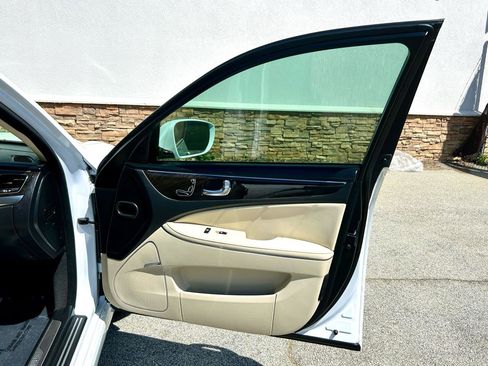 Used 2014 Hyundai Equus Signature image 19