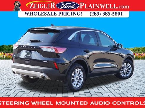 Used 2021 Ford Escape SE image 5