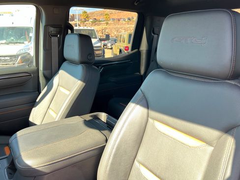 Certified 2025 GMC Sierra 1500 AT4 image 17