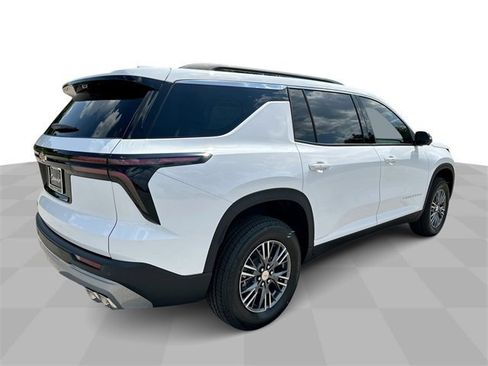 New 2026 Chevrolet Traverse LT w/ Driver Confidence Package image 8